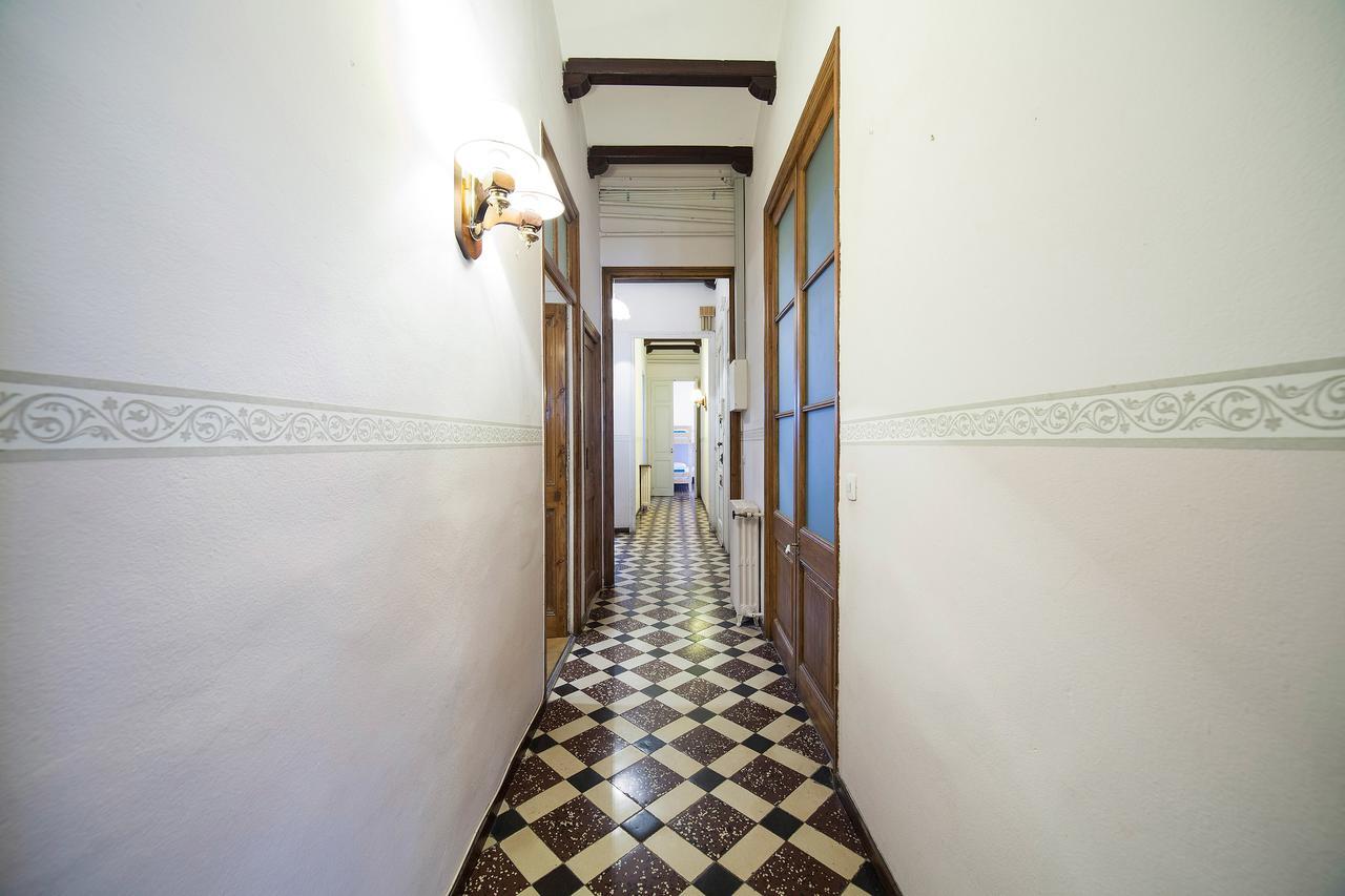 Bed In Girona Bed & Breakfast ภายนอก รูปภาพ