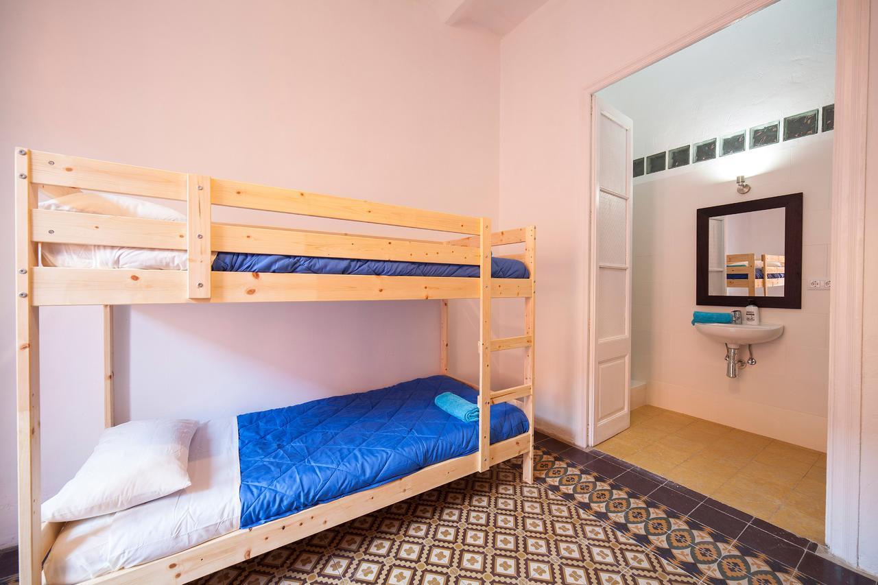 Bed In Girona Bed & Breakfast ภายนอก รูปภาพ