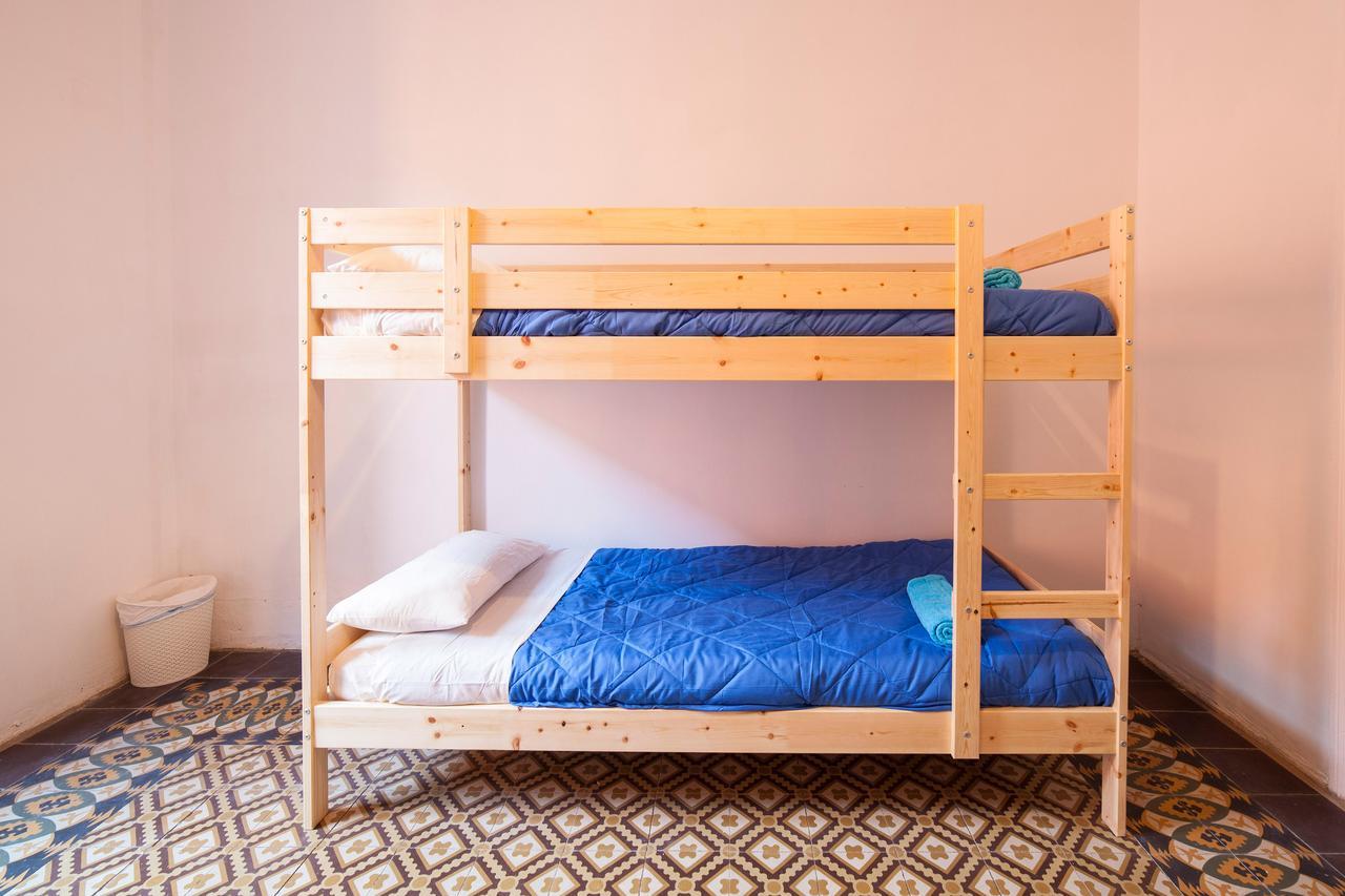 Bed In Girona Bed & Breakfast ภายนอก รูปภาพ