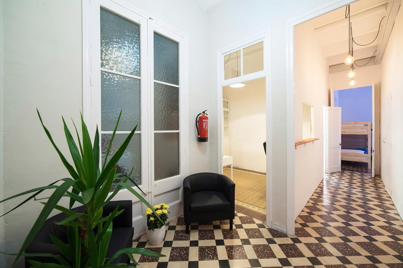 Bed In Girona Bed & Breakfast ภายนอก รูปภาพ