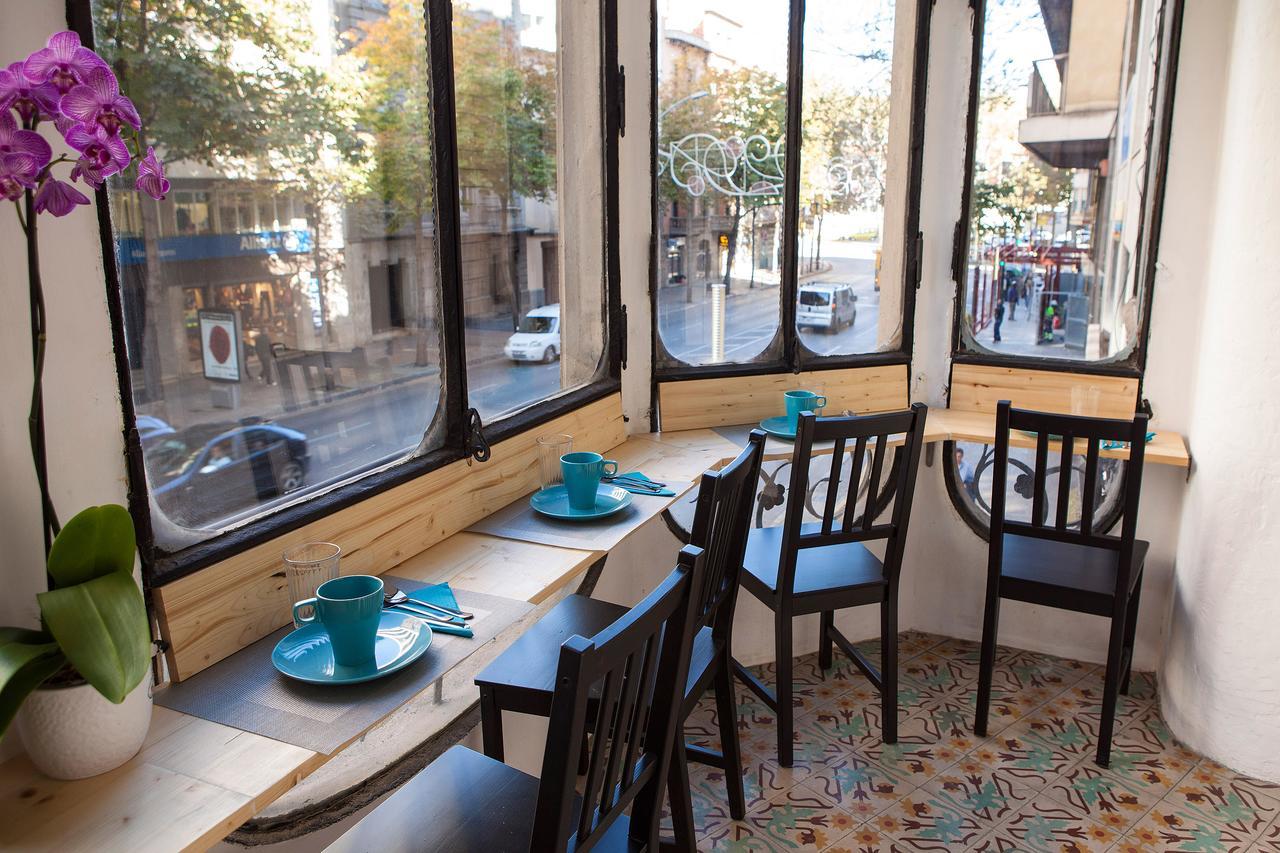 Bed In Girona Bed & Breakfast ภายนอก รูปภาพ