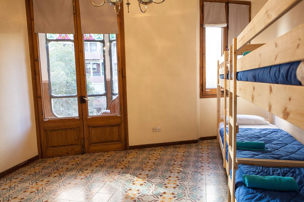 Bed In Girona Bed & Breakfast ภายนอก รูปภาพ